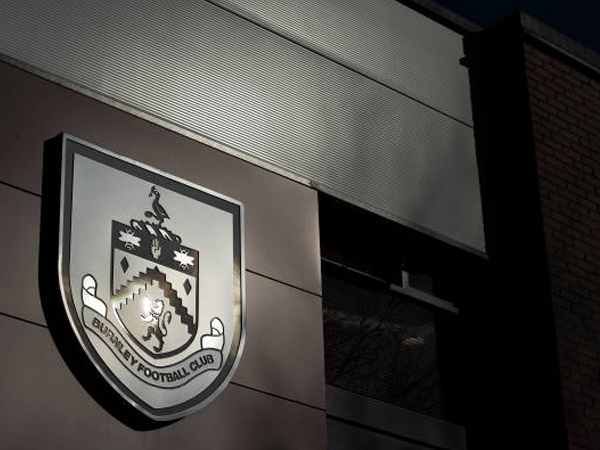 Perkuat Konten Digital, Burnley Jalin Kerja Sama Strategis dengan X