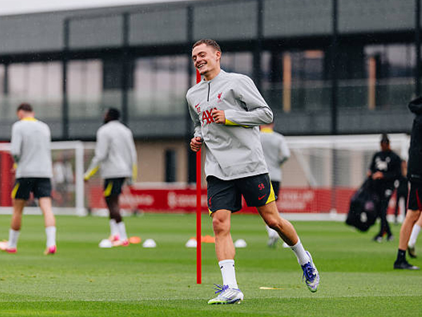 Florian Wirtz Lakoni Debut, Liverpool Libas Stoke 5-0 di Laga Tertutup
