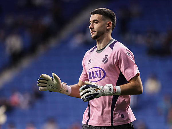Joan Garcia Pilih Barcelona, Eks Rekannya di Espanyol Terkejut