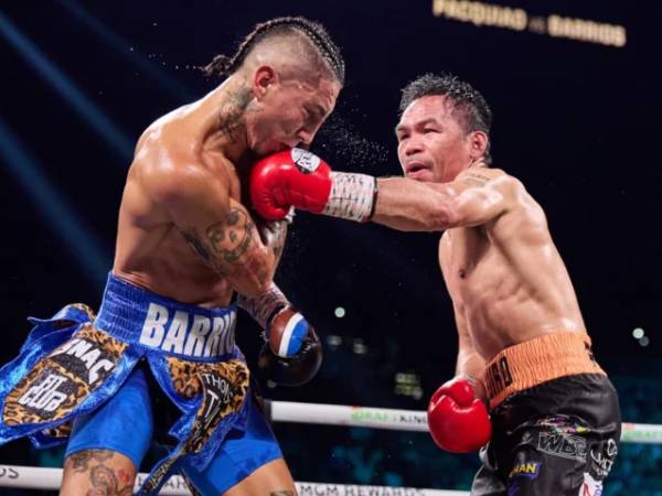 Manny Pacquiao (kanan) hanya berhasil mendaratkan 17,5% pukulannya dalam pertarungan melawan Mario Barrios. (Foto: Fight TV)