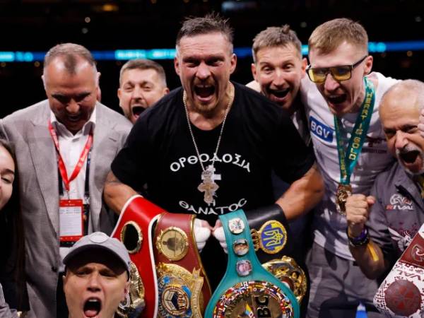 Oleksandr Usyk, 38 tahun, kini memiliki dua kemenangan masing-masing atas Dubois, Tyson Fury, dan Anthony Joshua. (Foto: Fight TV)