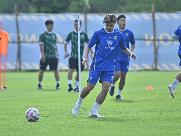 Bek Persib, Alfeandra Dewangga