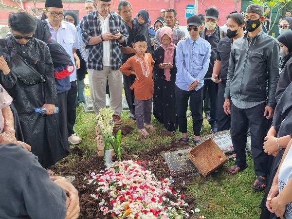 Legenda bulutangkis Indonesia, Iie Sumirat tutup usia