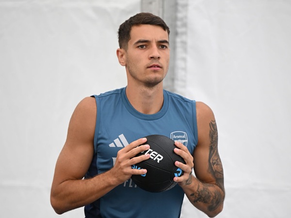 Bek Arsenal, Jakub Kiwior