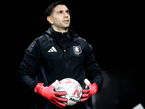 Emi Martinez Jadi Opsi Solusi Krisis Kiper di Manchester United