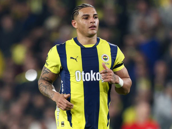 Diego Carlos.