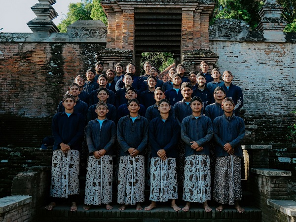 Skuat PSIM Jogja menjalankan tradisi ziarah ke makam Raja-raja