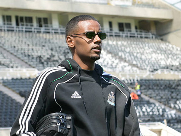 Alan Shearer Desak Newcastle United Jujur Soal Absennya Alexander Isak