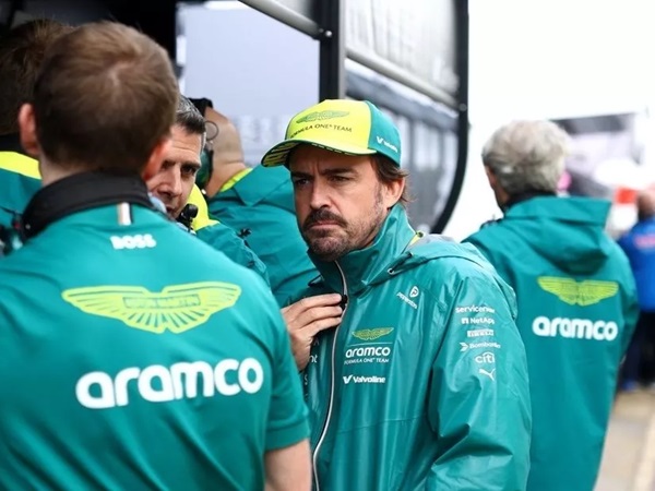 Fernando Alonso Bela Tes Perkembangan Mobil Aston Martin
