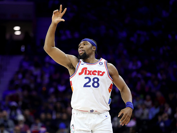 Guerschon Yabusele ungkap alasan 76ers gagal bersinar musim lalu.