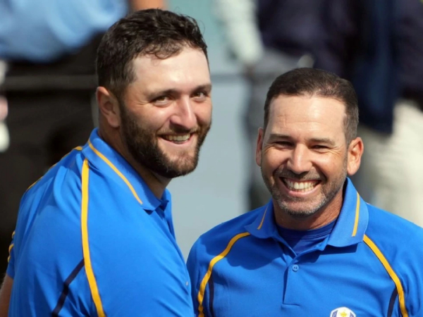 Jon Rahm (kiri) dan Sergio Garcia. (Foto: Golf Digest)