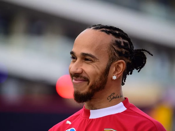 Lewis Hamilton Berikan Tanggapan Didepaknya Christian Horner