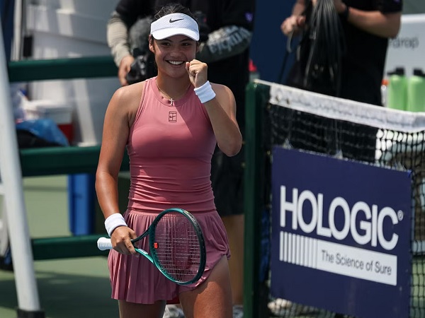 Bungkam Maria Sakkari, Emma Raducanu Meluncur Ke Semifinal Di Washington