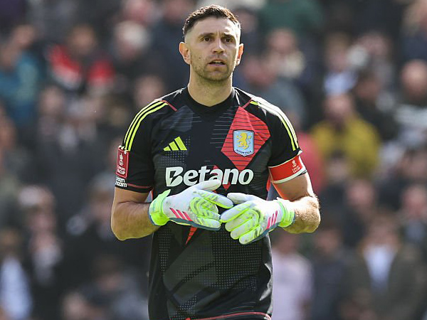 Emiliano Martinez.