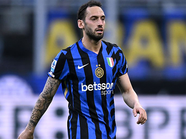 Hakan Calhanoglu