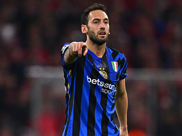 Hakan Calhanoglu