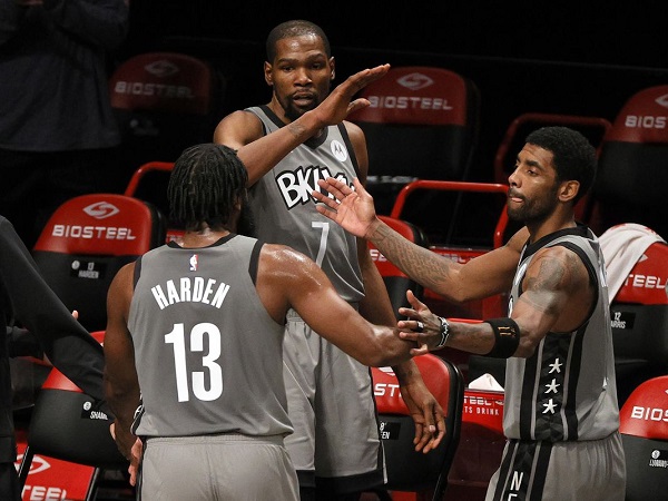Kyrie Irving terkejut ketika James Harden meminta trade dari Brooklyn Nets.