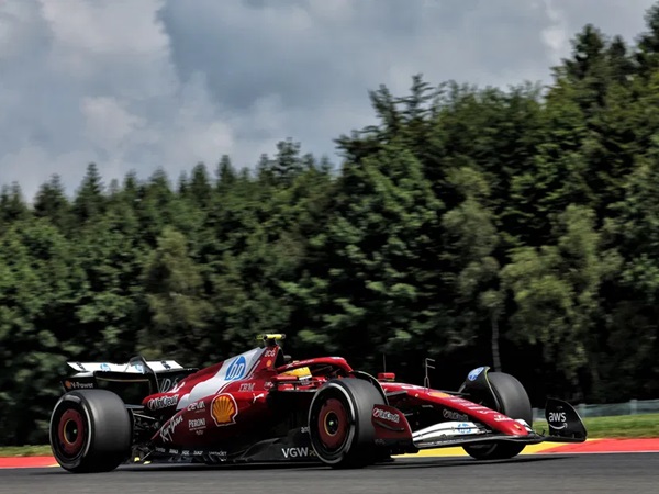 Lewis Hamilton Minta Maaf Usai Tampil Buruk di Kualifikasi GP Belgia