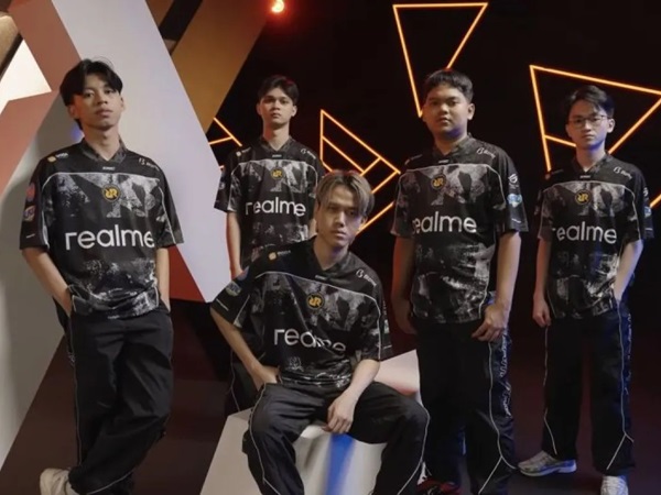 RRQ Hoshi Amankan Tiket ke Playoff MSC EWC 2025