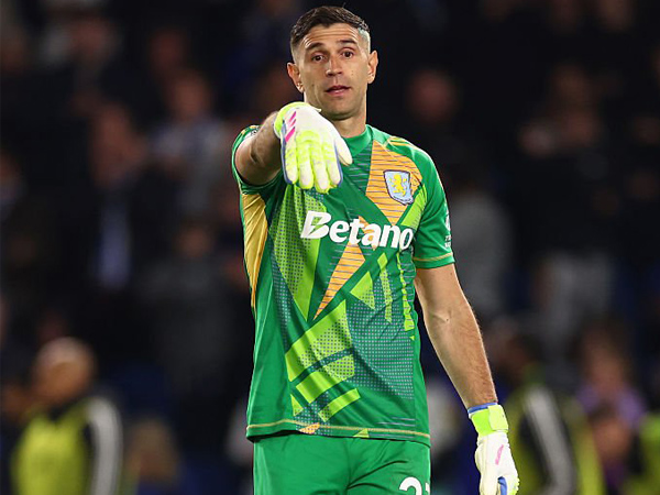 Emiliano Martinez.