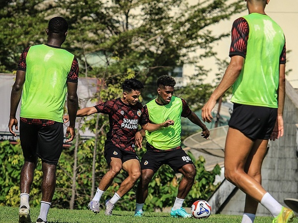 Latihan Semen Padang FC untuk menghadapi musim baru