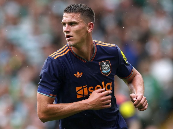 Bek Newcastle United, Sven Botman