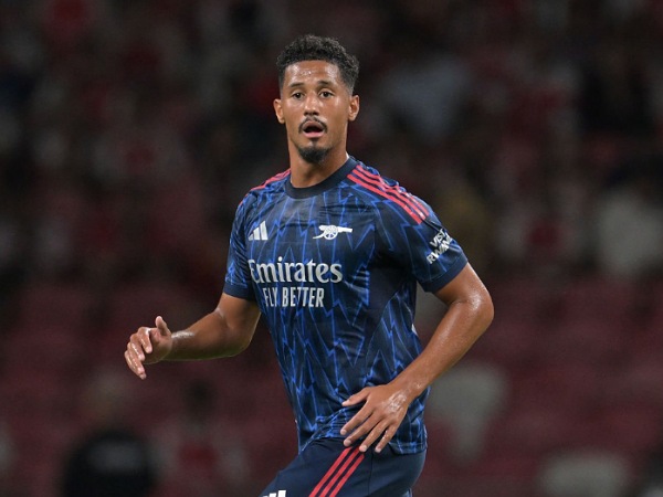 Bek Arsenal, William Saliba