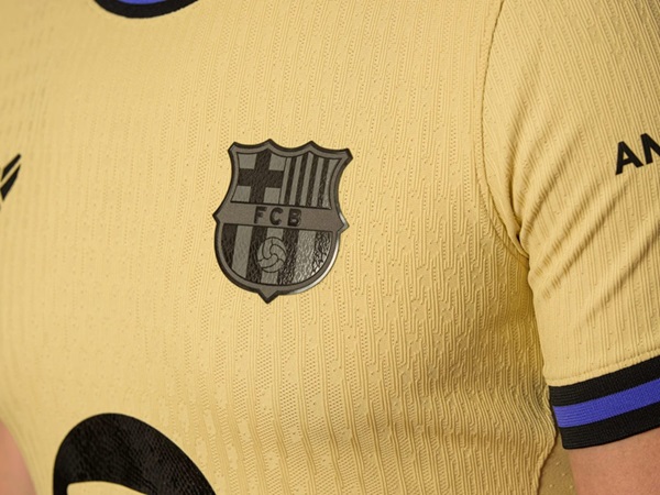 Barcelona Resmi Merilis Jersey Away yang Terinspirasi Kobe Bryant