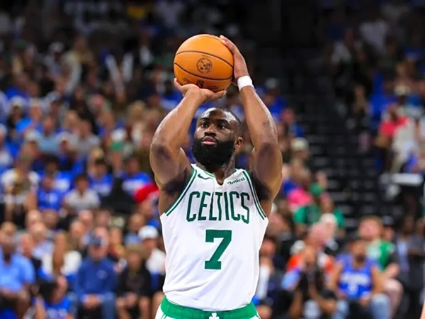 Jaylen Brown Secara Brutal Mengejek Ben Simmons kepada Rekan Satu Timnya