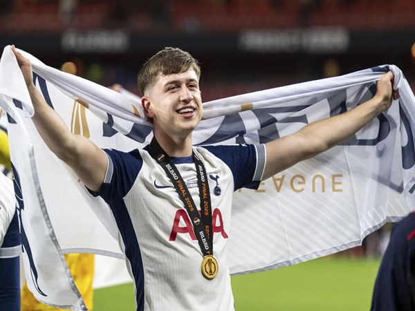 Striker Tottenham
