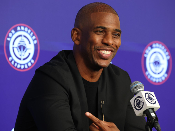 Chris Paul diperkenalkan kembali oleh Clippers dalam sebuah konferensi pers. (Foto: AP)