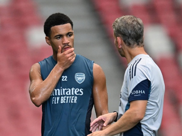 Ethan Nwaneri berpotensi tertarik pindah ke Manchester United