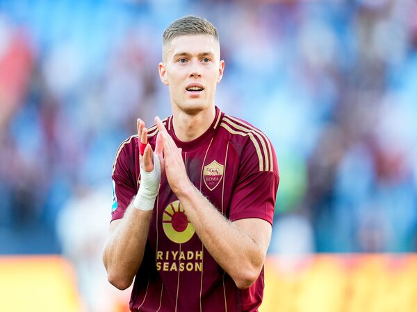 Dua klub EPL yakni Leeds United dan West Ham United, diberitakan tertarik untuk meminang Artem Dovbyk yang namanya masuk dalam daftar jual AS Roma musim panas ini / via Getty Images