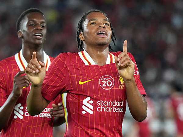Menonjol di Pramusim Liverpool, Arne Slot Tetap Beri Rio Ngumoha Catatan