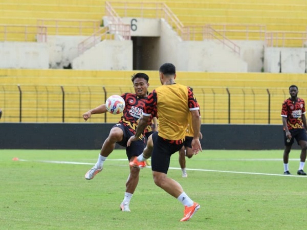 Latihan Semen Padang FC jelang Super League