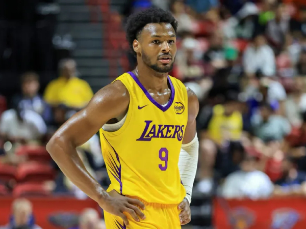 Sembilan bulan setelah debut yang sulit, perjalanan Bronny James jauh dari selesai. (Foto: AP)