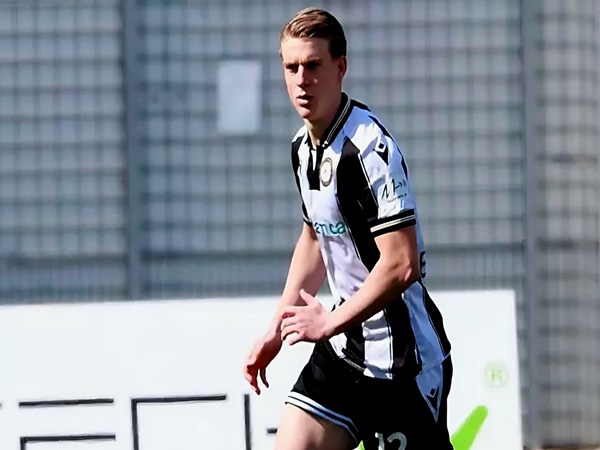 Defender incaran Lazio