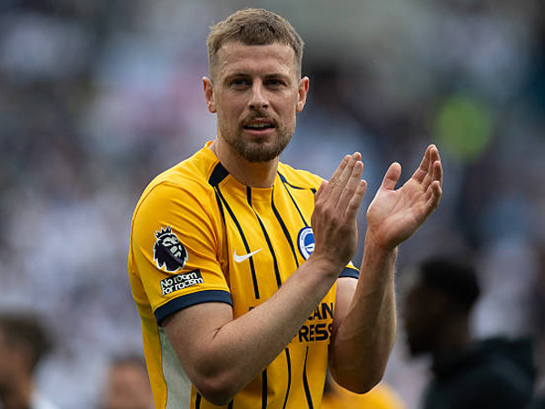 Jalani Operasi Lutut, Brighton and Hove Albion Kehilangan Adam Webster