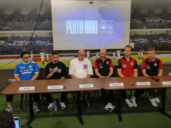 Gelandang Persib, Luciano Guaycochea
