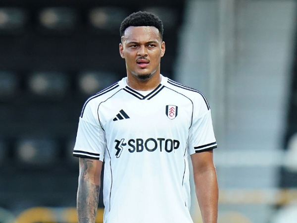 Striker Fulham, Rodrigo Muniz