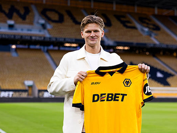Didatangkan dari AZ Alkmaar, David Moller Wolfe Resmi Gabung Wolves