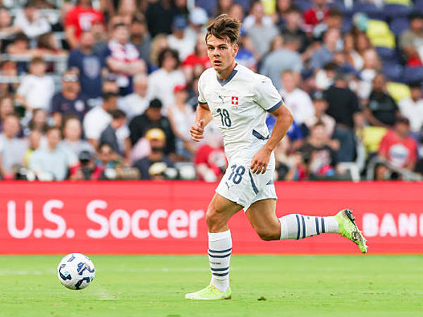 Hanya Mau ke AC Milan, Ardon Jashari Tidak Pedulikan Chelsea dan Leverkusen