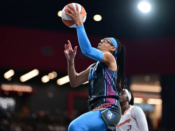 Allisha Gray mencetak 26 poin saat Atlanta Dream meraih kemenangan 96-72 atas tim tamu Phoenix Mercury pada Jumat (1/8) malam. (Foto: AP)