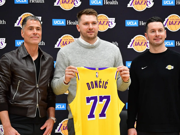 Luka Doncic teken kontrak baru bersama Los Angeles Lakers.