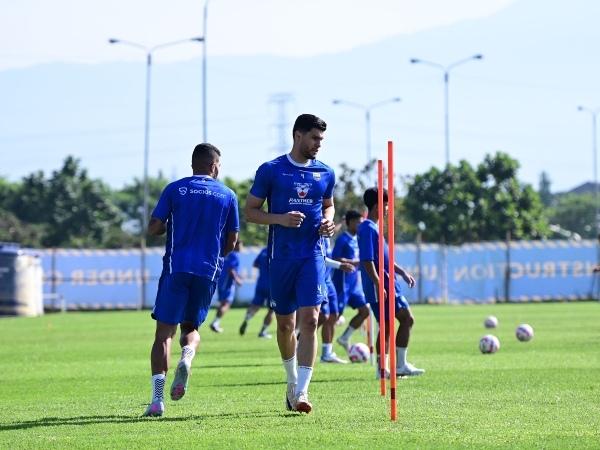 Bek Persib, Julio Cesar