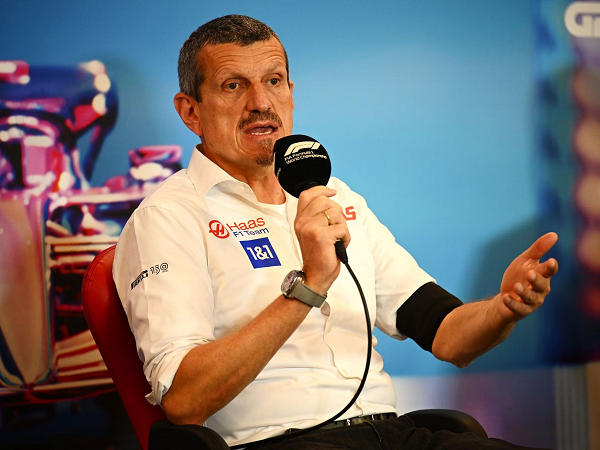 Gunther Steiner bicara soal kepindahan Carlos Sainz Jr ke Williams.