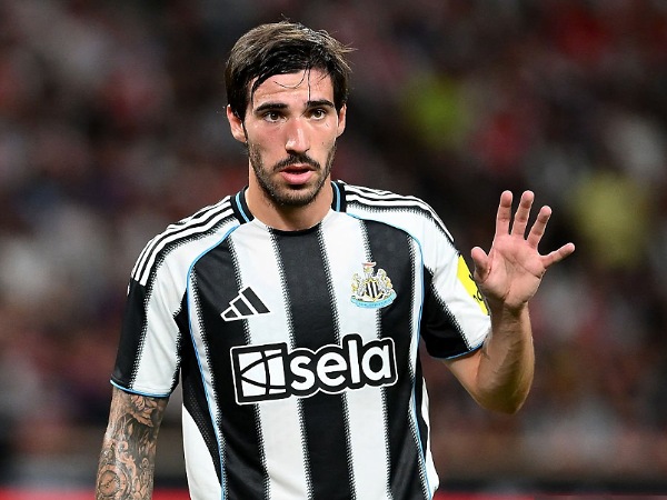 Gelandang Newcastle United, Sandro Tonali