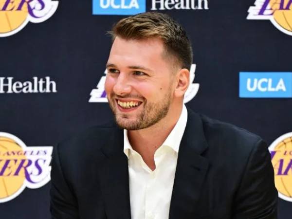 Luka Doncic memposisikan dirinya untuk mendapatkan rekor bayaran saat ia mencapai 10 tahun masa bakti di NBA. (Foto: AP)