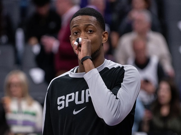 Spurs Tunda Negosiasi Kontrak dengan De'Aaron Fox