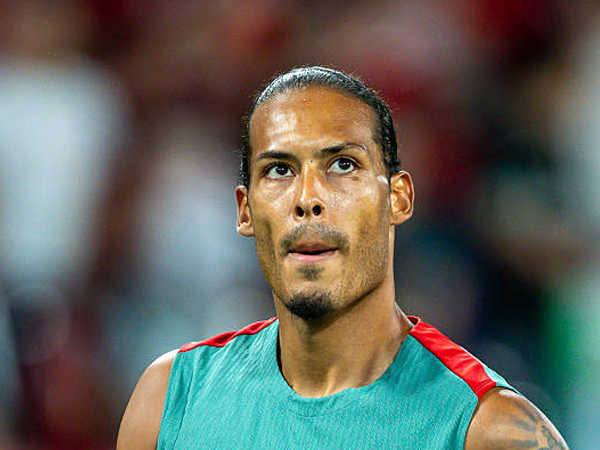 Virgil van Dijk Menua, Liverpool Siapkan Regenerasi di Posisi Bek Tengah